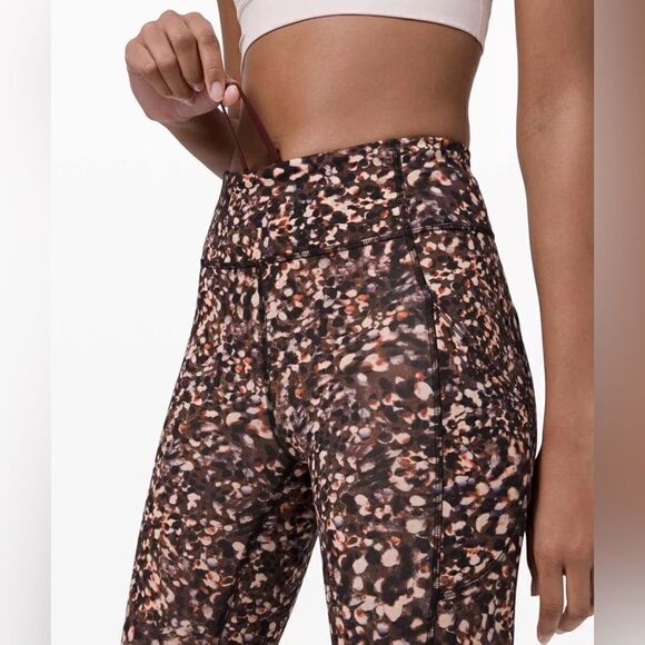 Lululemon Invigorate High-Rise Crop in Motion Flux Multi | SZ 2 - Picture 3 of 9